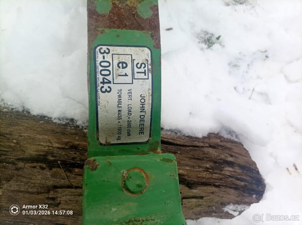 SPODNÍ ZÁVĚS NA JOHN DEERE - 2