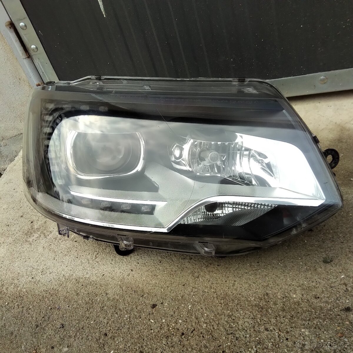 Svetlo xenon bi-xenon vw t5 facelift levy leve Led - 2
