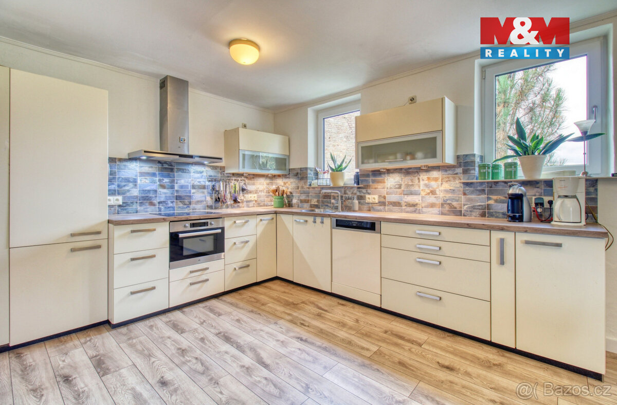 Prodej rodinného domu, 172 m², Březno - 2