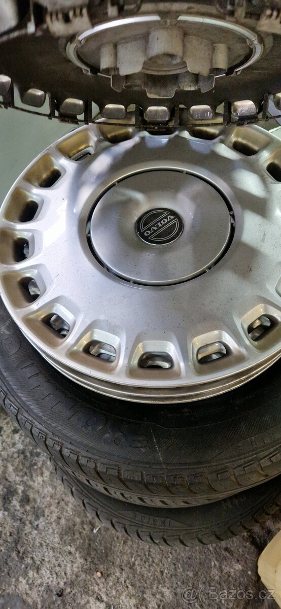Volvo originální poklice 16 palcu - 2