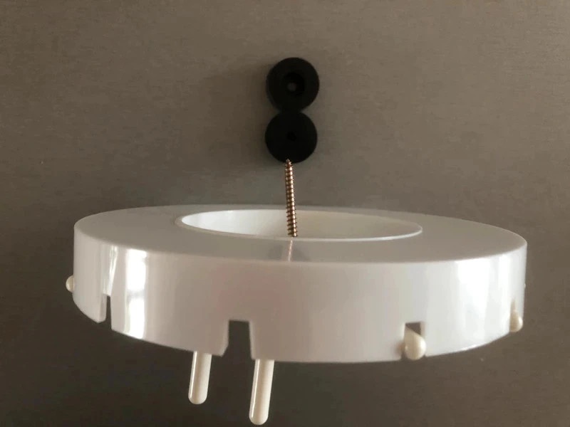 Otočný zásobník na niťové cívky - 2