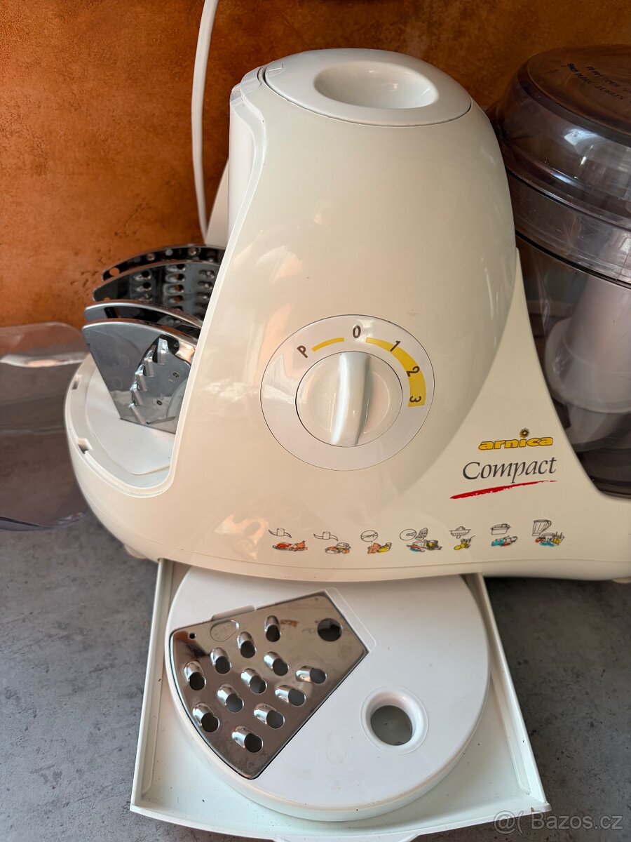 Kuchyňský robot Arnica - 2