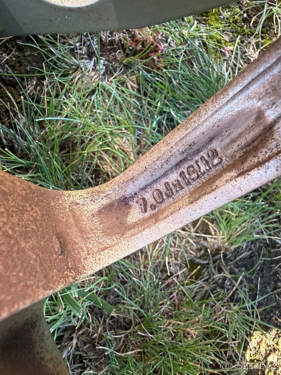 Zimní alu z BMW 218 (f45) 5x112 205/60R16 - 2