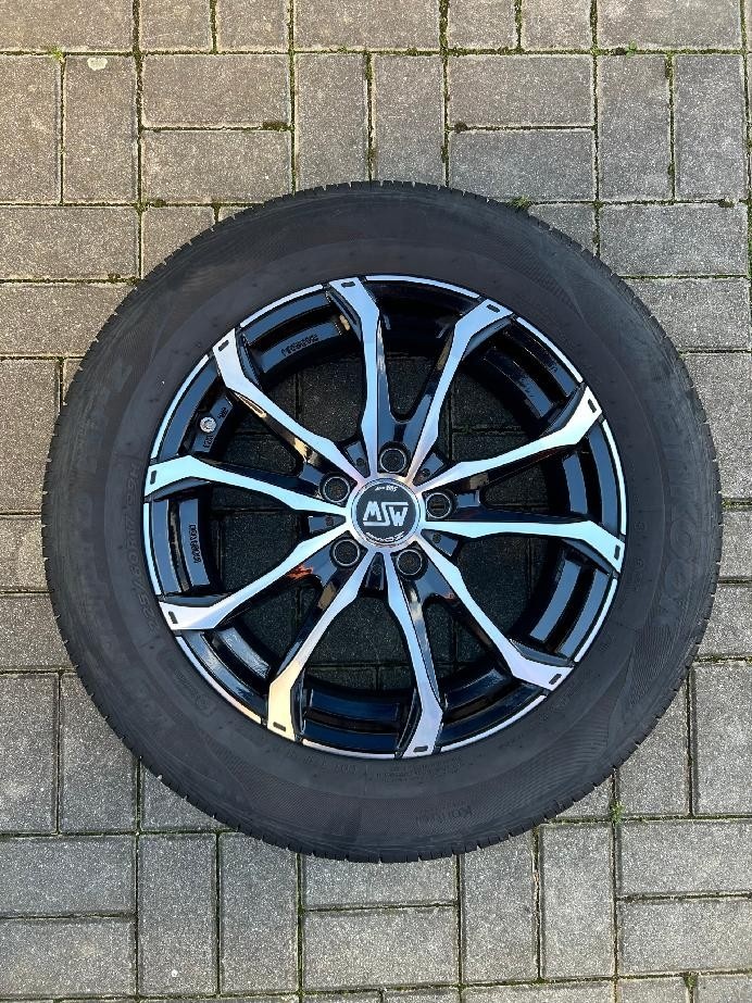 Alu kola 7.5x17 ET45,rozteč 114.3x5,pneu Hankook 225/60 R17 - 2