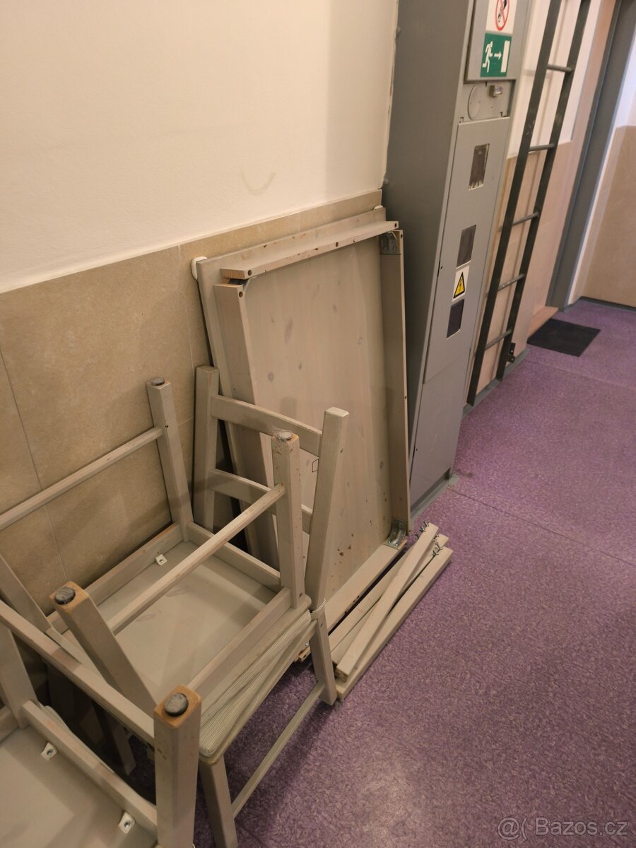 Prodám dřevěný stůl - borovice - 2