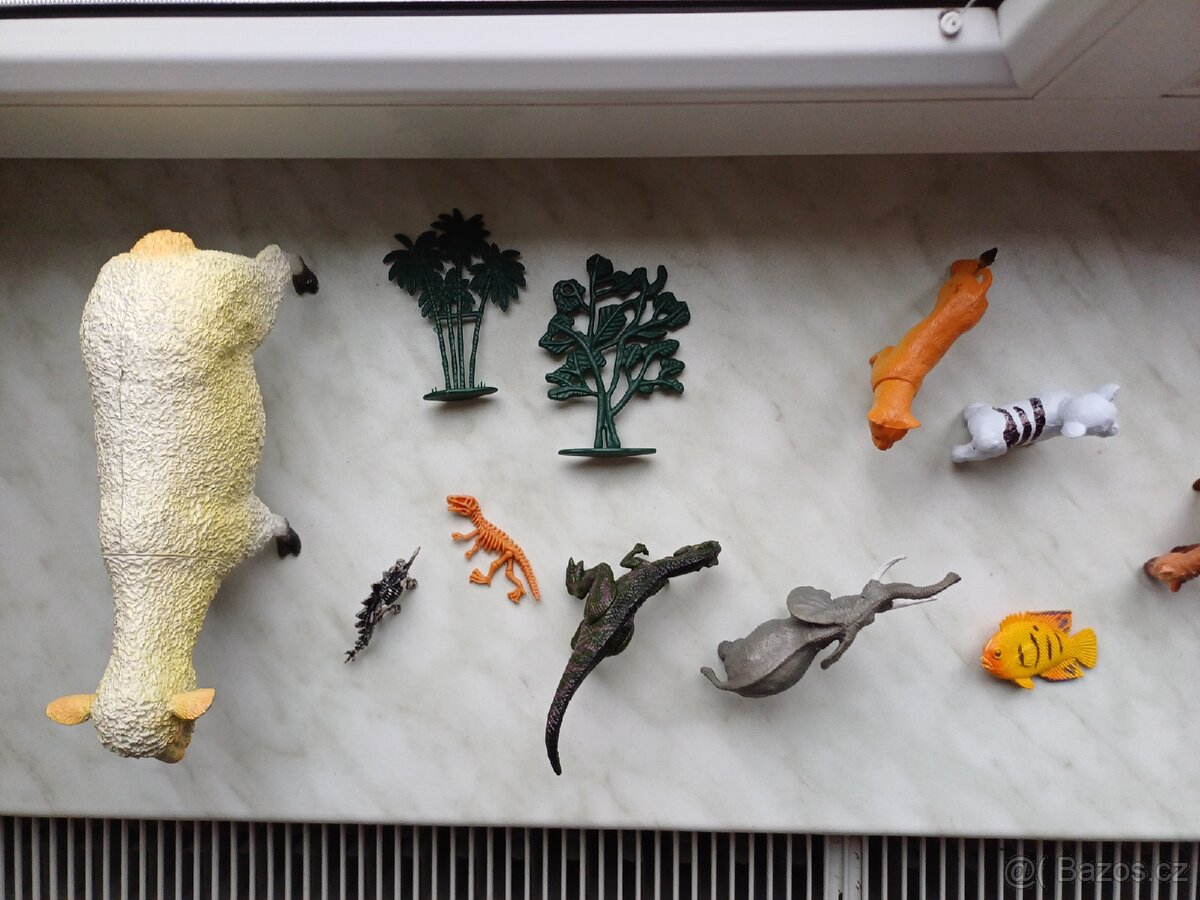 Dětské hračky, zvířátka. - 2