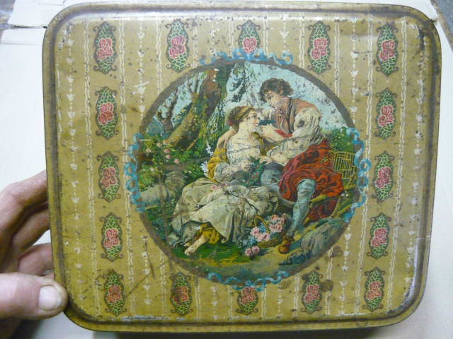 plechovka od lampy Philips - 2