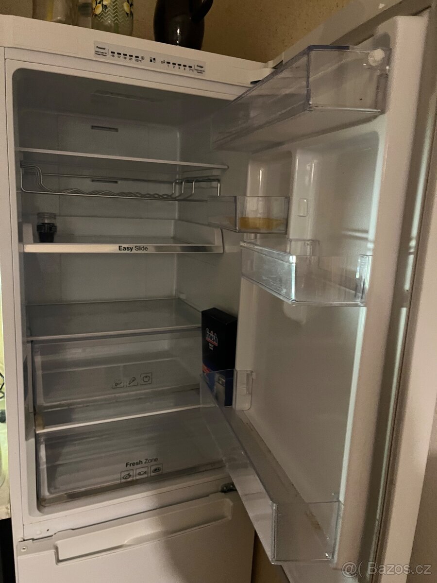 SAMSUNG RB33J3015WW lednice - 2