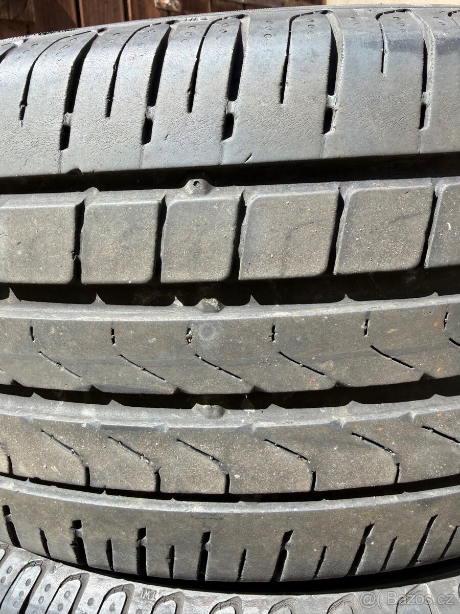 Pneu Pirelli 235/50 R19 - 2