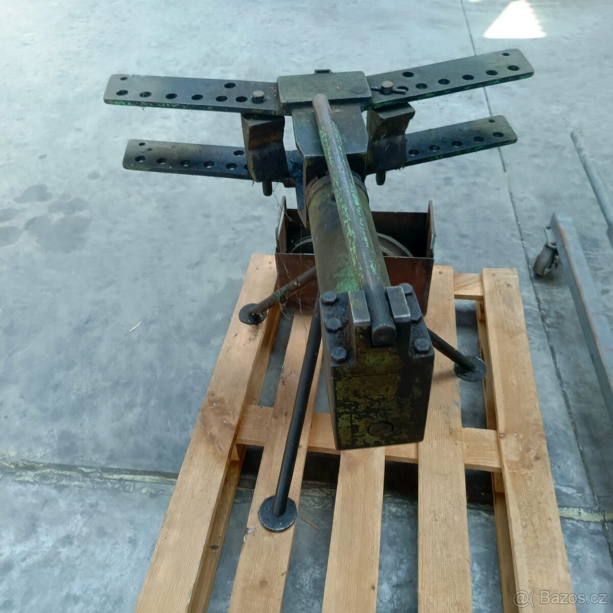 Hydraulická ohýbačka trubek - 2