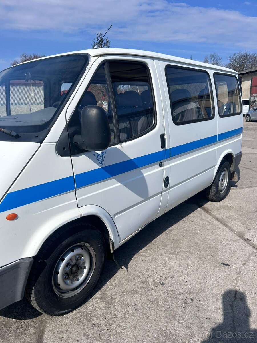 Ford Tranzit 9místné - 2