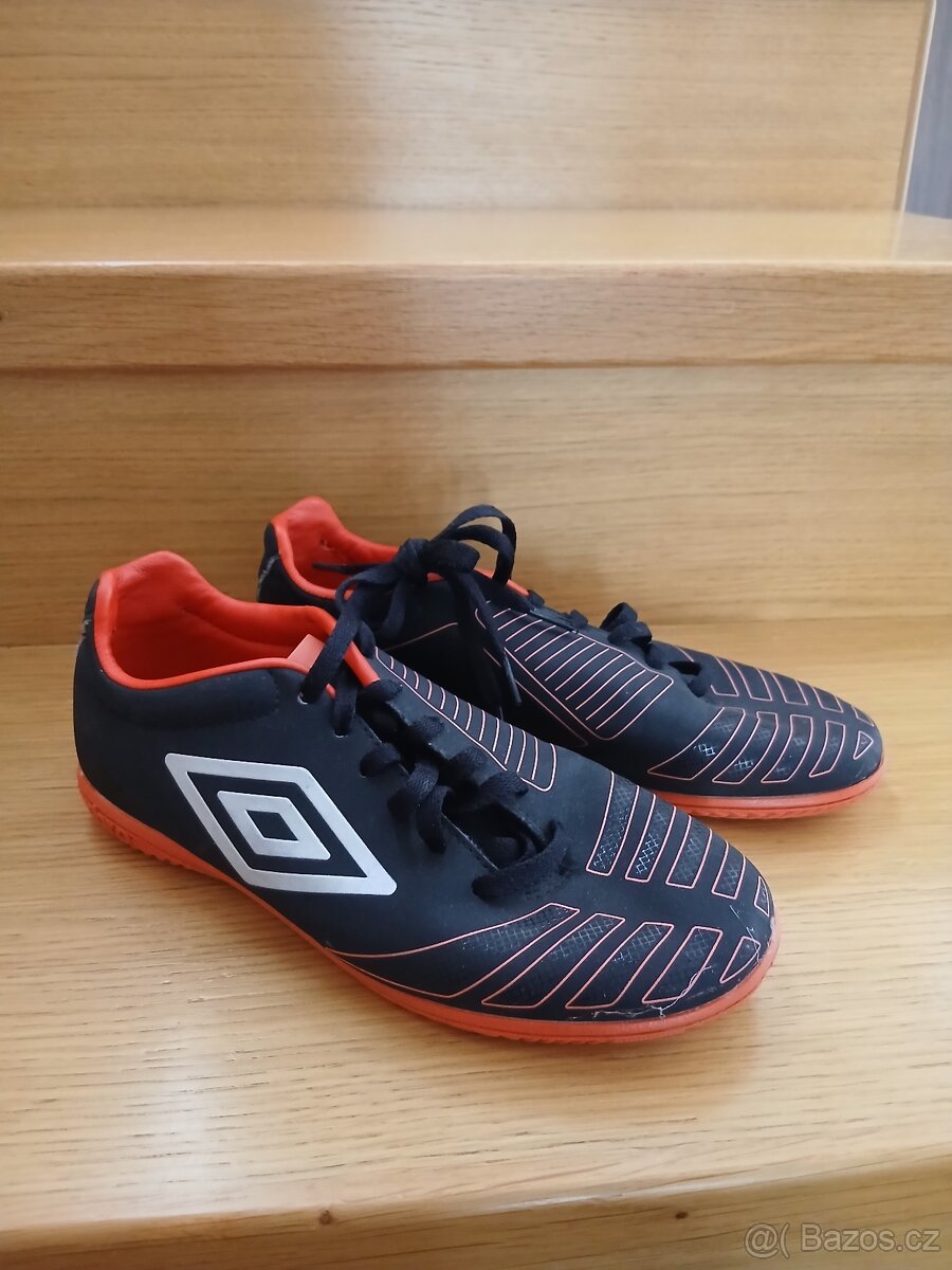 Sálová obuv zn. Umbro - 2