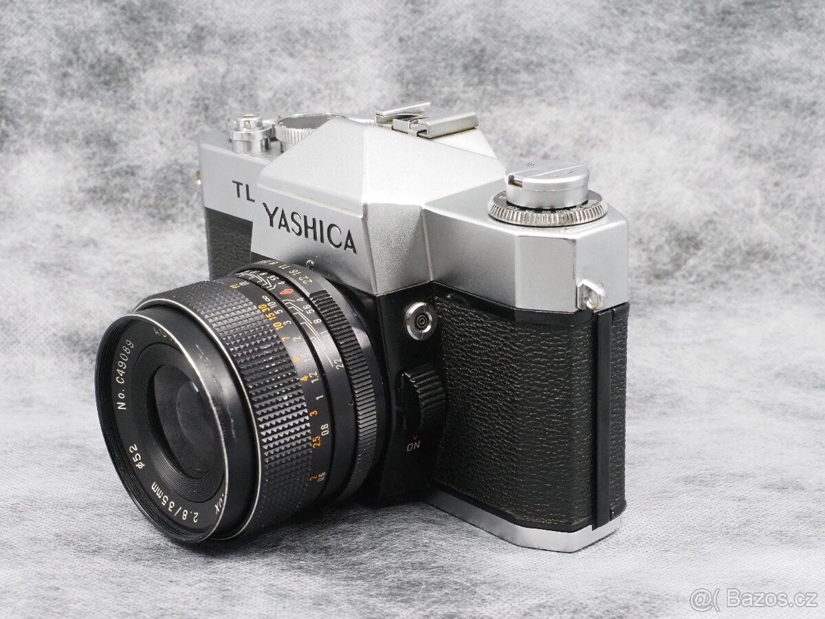 YASHICA TL + RAYNOX 2,8/35mm - 2