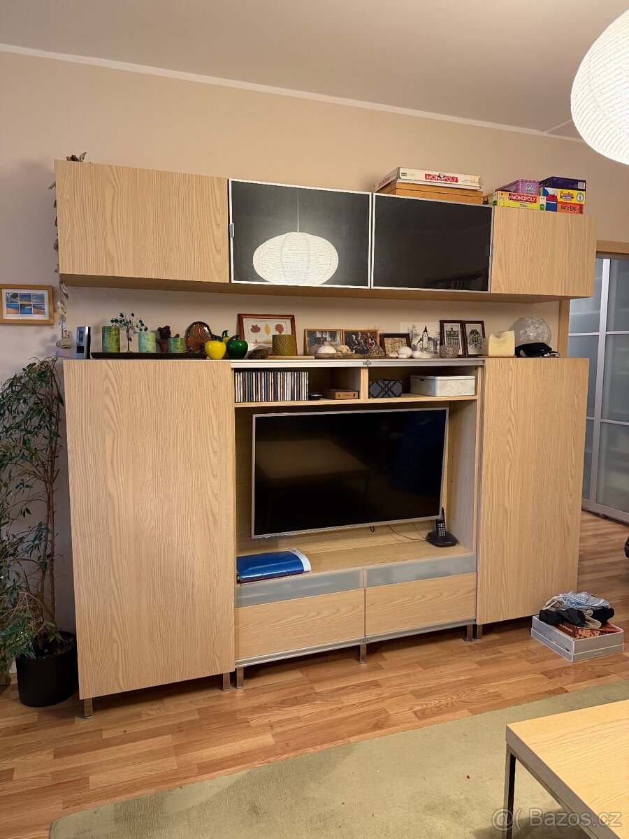 Televizní stěna Ikea - 2