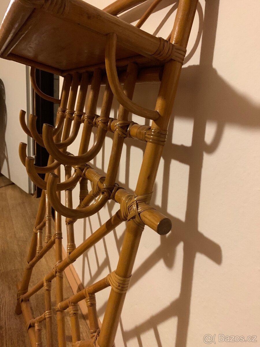 Proutěný věšák - 2