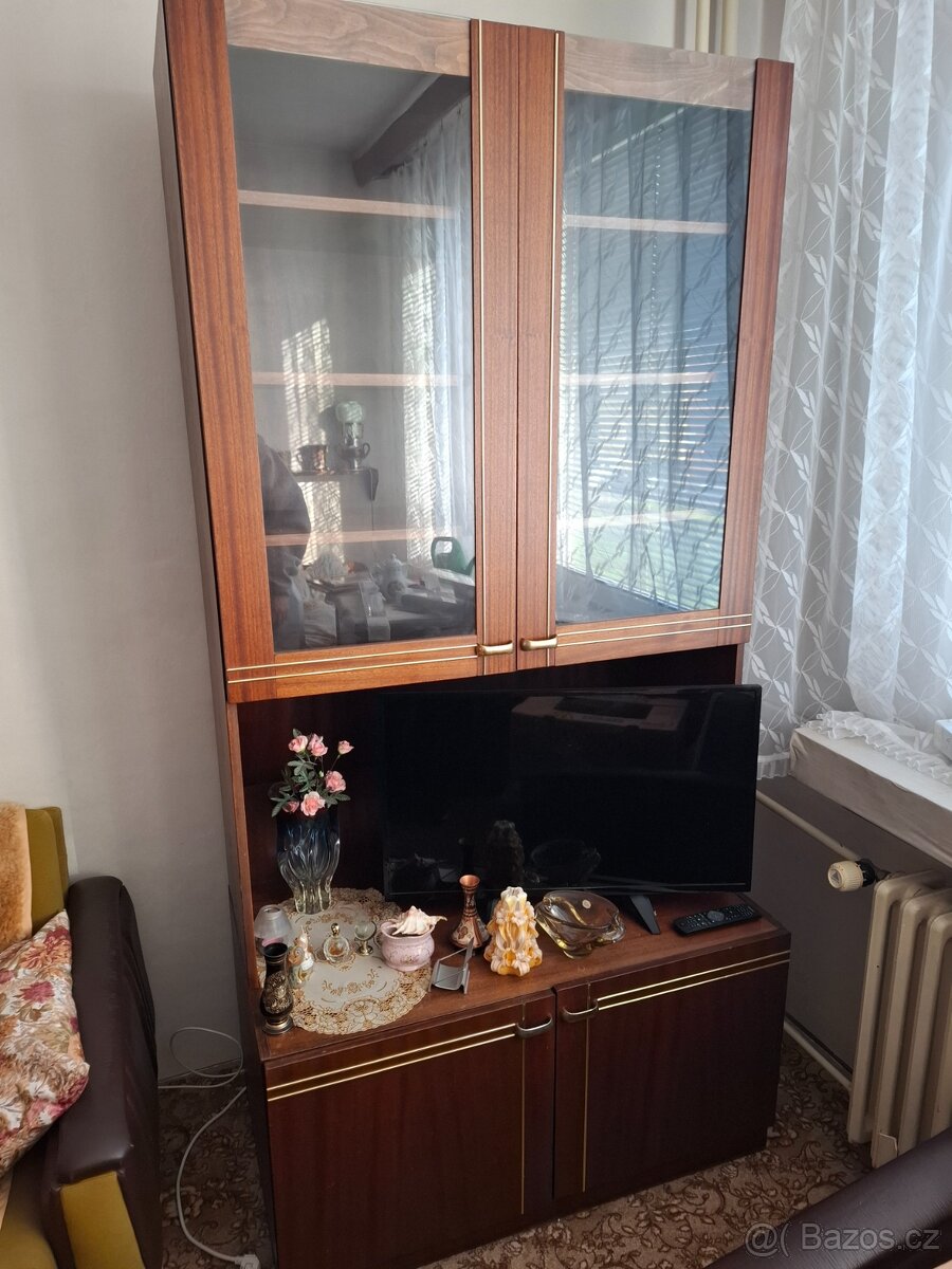 Obývací stěna za odvoz. - 2