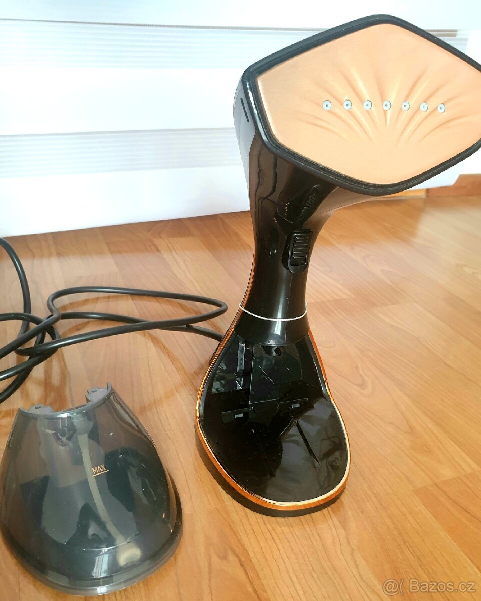 Ruční naparovač oděvů Grundig ST 7950 - 2