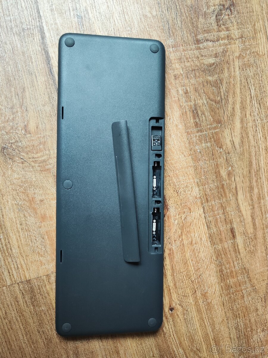 Microsoft All-in-One bezdratova klavesnice s touchpadem - 2