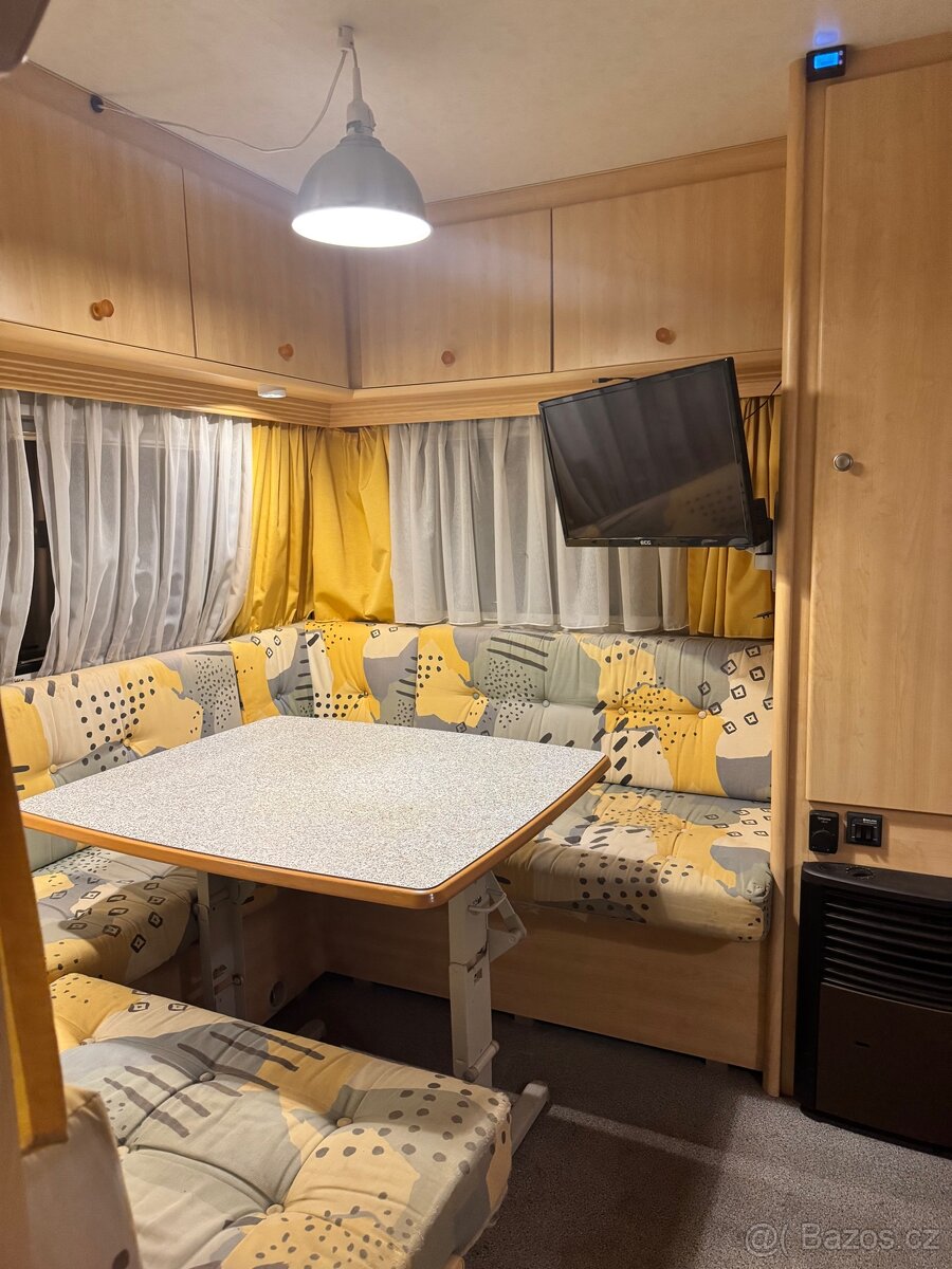 Karavan Dethleffs /4 místa / 1300Kg/ markýza/ nosič/ - 2