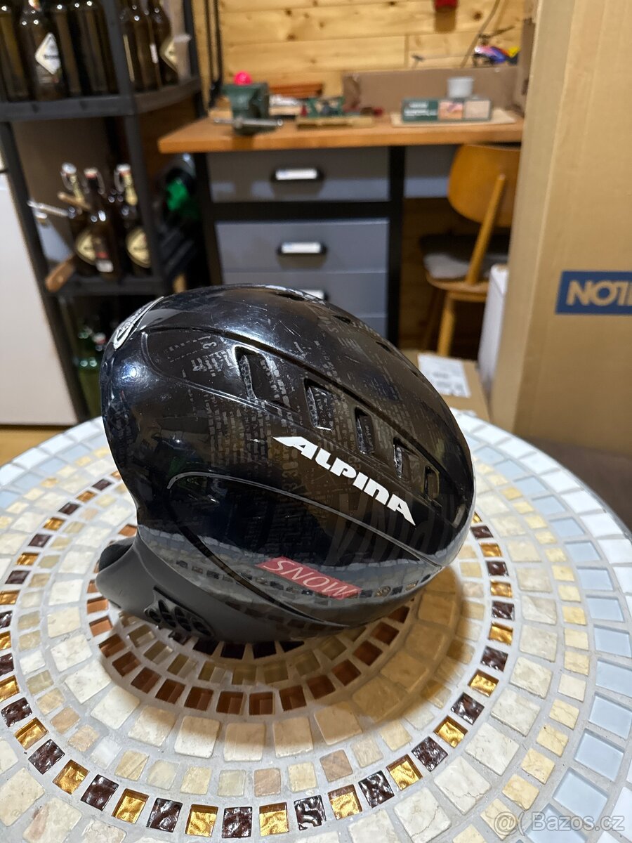 Lehká lyžařská/snowboardová helma (Karbon look) - Velikost 5 - 2