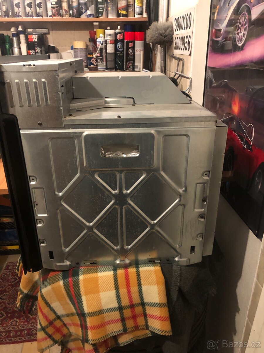 Whirlpool vestavná trouba - 2