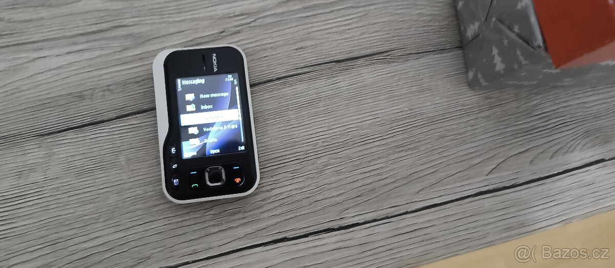 Nokia 6760 Slide - 2