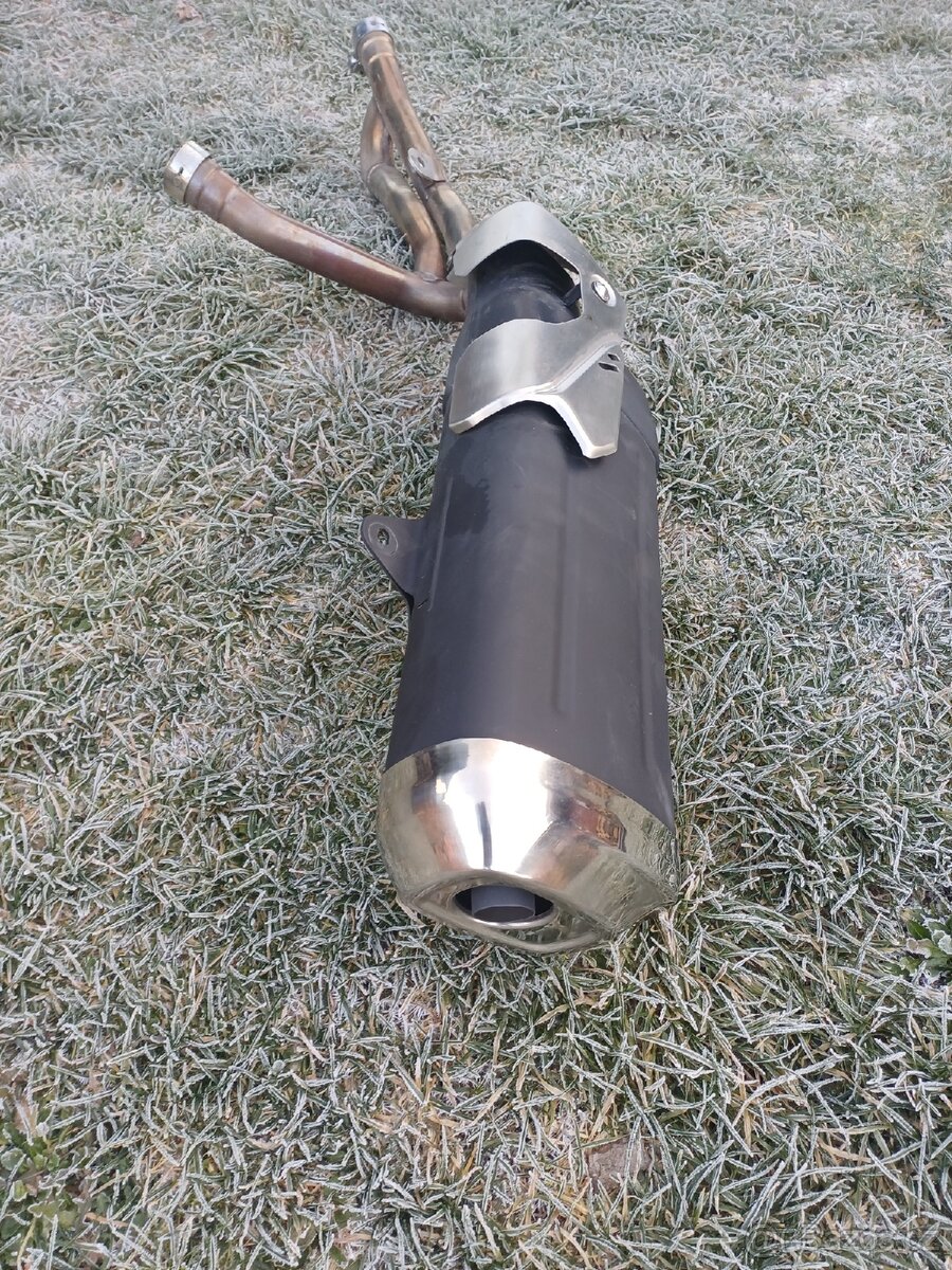 Výfuk suzuki V strom - 2