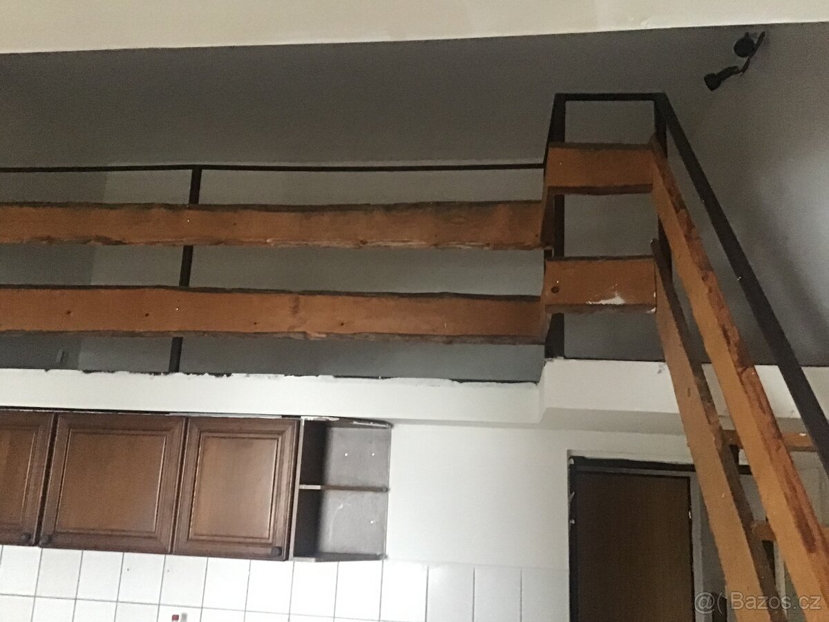 Pronajmu byt 1+1 v HRONOV - 2