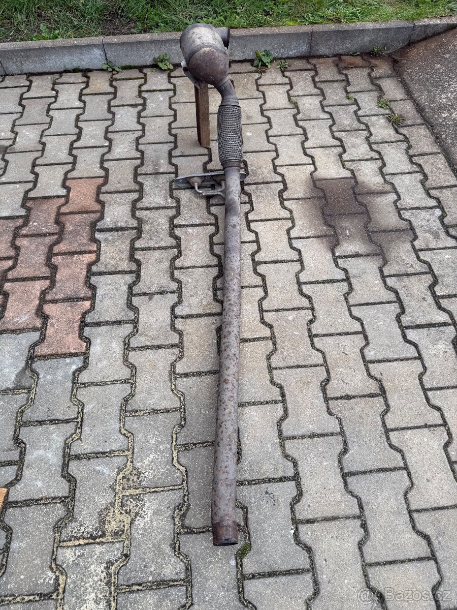 Passat B6 2006 motor BKP katalyzátor - 2