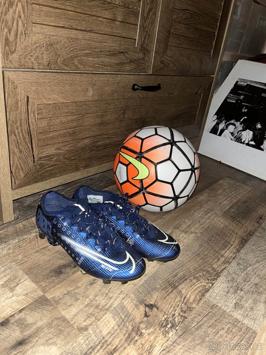 mds 001 nike