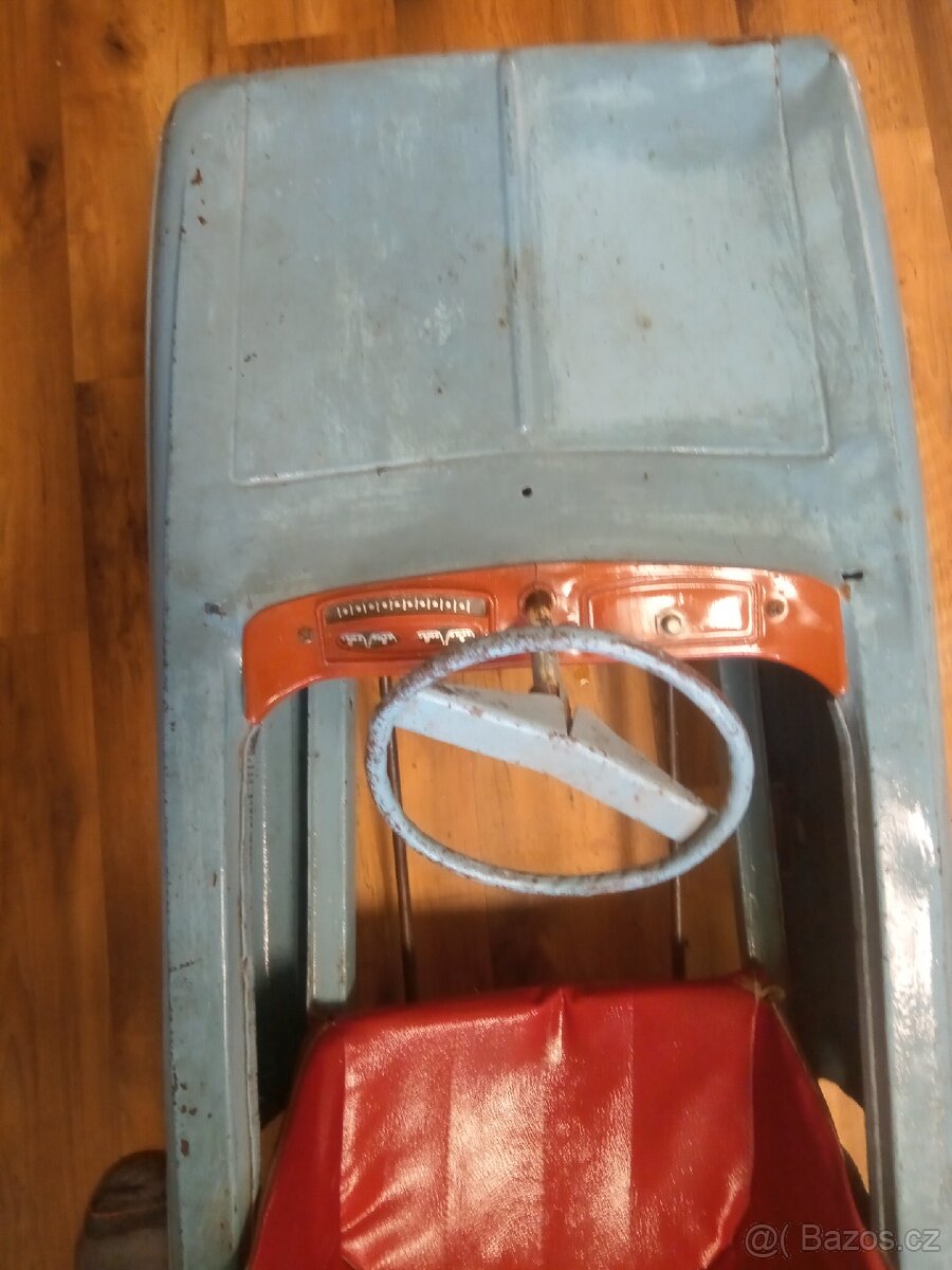 Šlapací auto Moskvič - 2