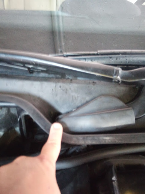 BMW E65 E66 nerezový čep stěračů - 2