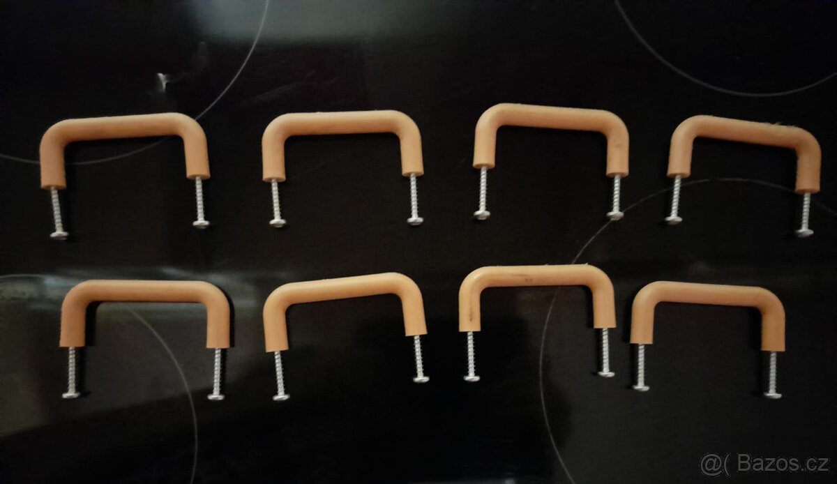 Úchyty na skříňky.. - 2