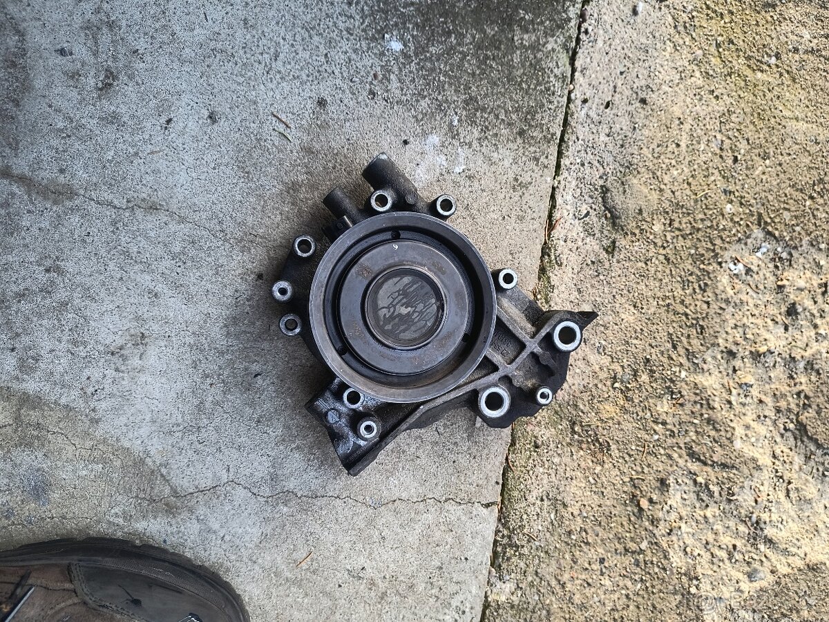 Vodní pumpa Opel Zafira C 2.0 nafta - 2