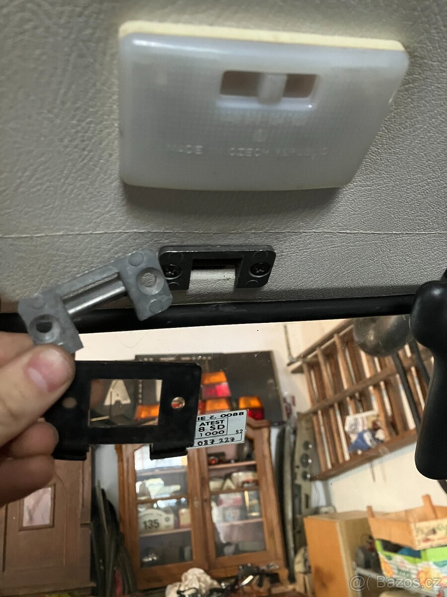 Škoda 120, Tatra Beta, Favorit Pickup držák zpětného zrcátka - 2