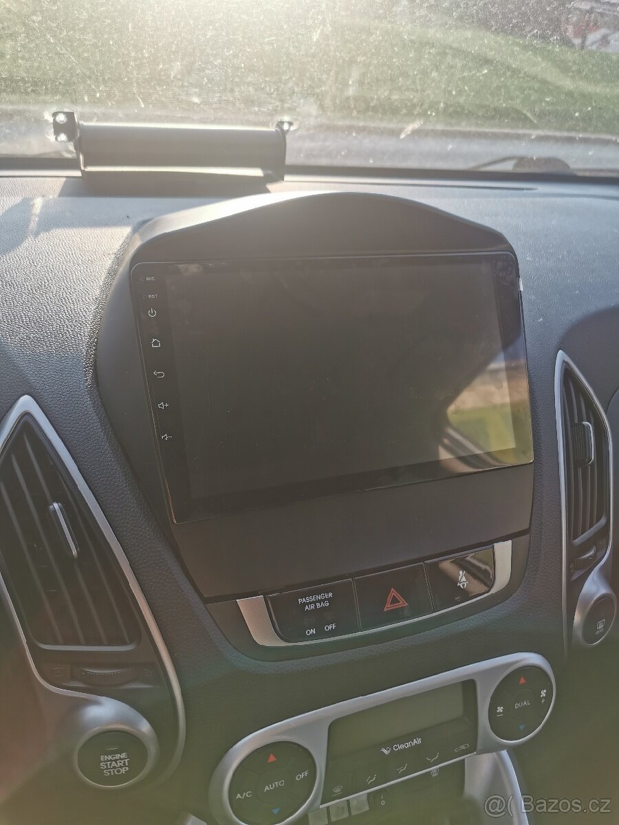 Rámeček autorádia - 2