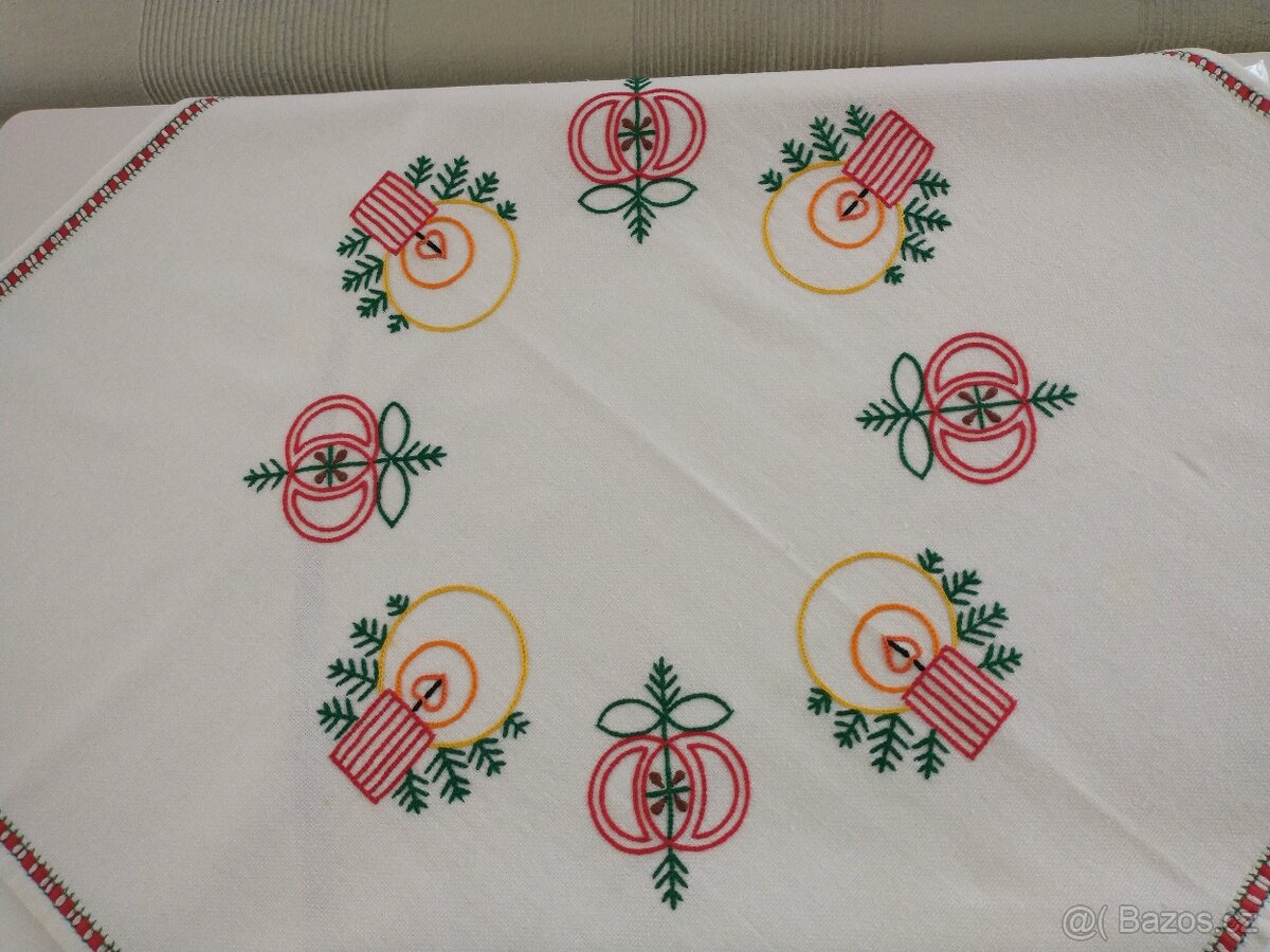 Pěkné vánoční dečky a ubrus - 2