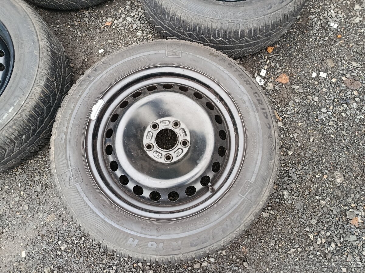 Zimní 205/60/16 Ford - 2