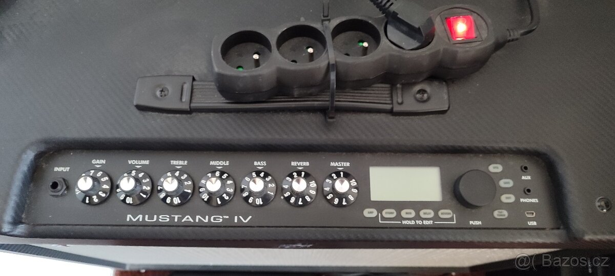 Fender Mustang IV - 2