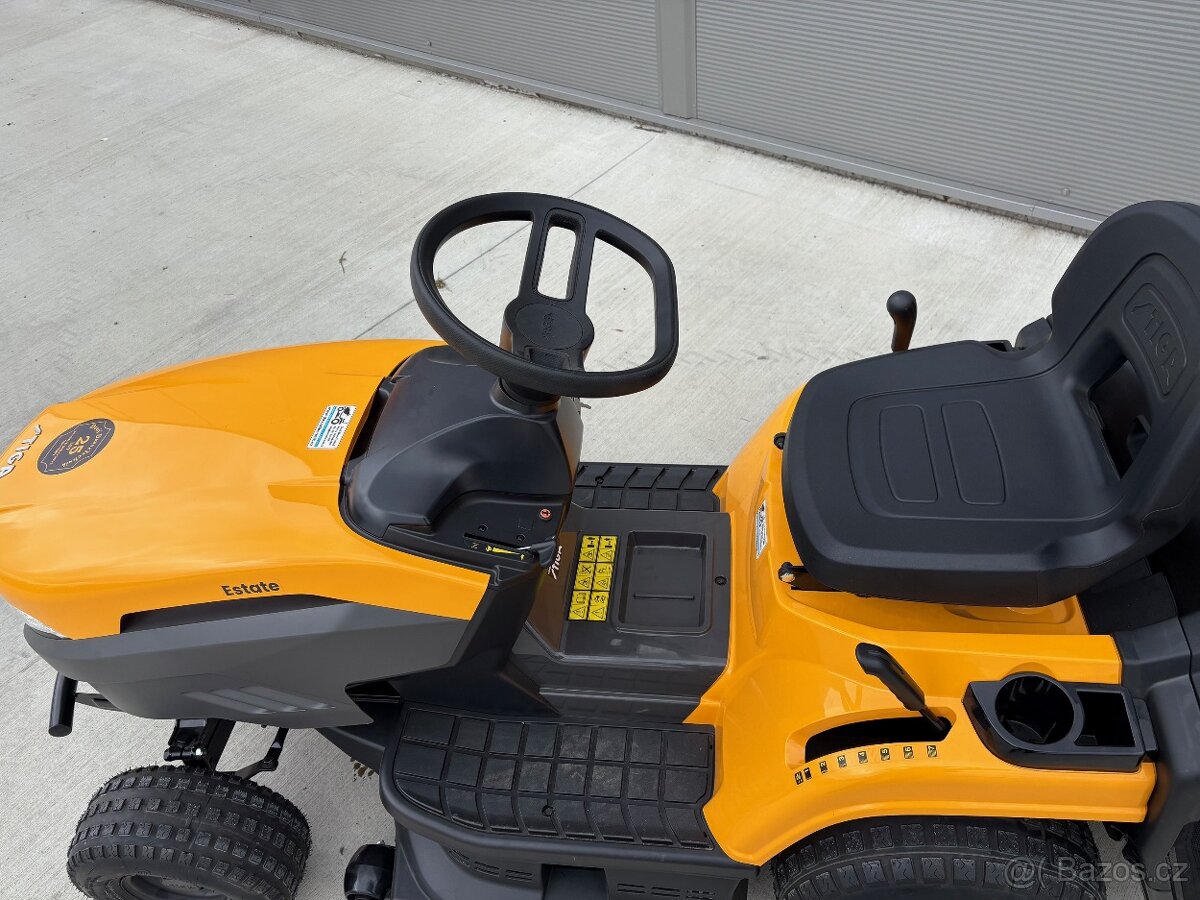 Sekací traktor Stiga Estate 384M - 2