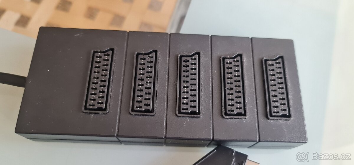 Scart rozdvojka pro připojení 5 zařízení - 2