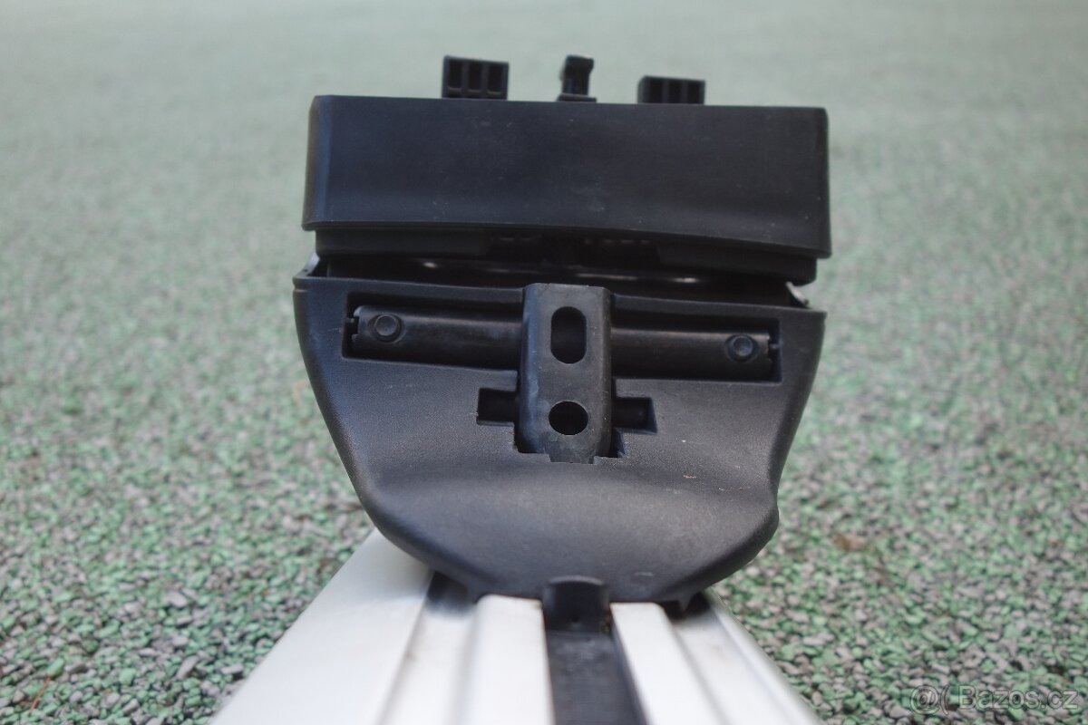 Mercedes A W177, CLA X118, střešní nosiče Thule WingBar Evo - 2