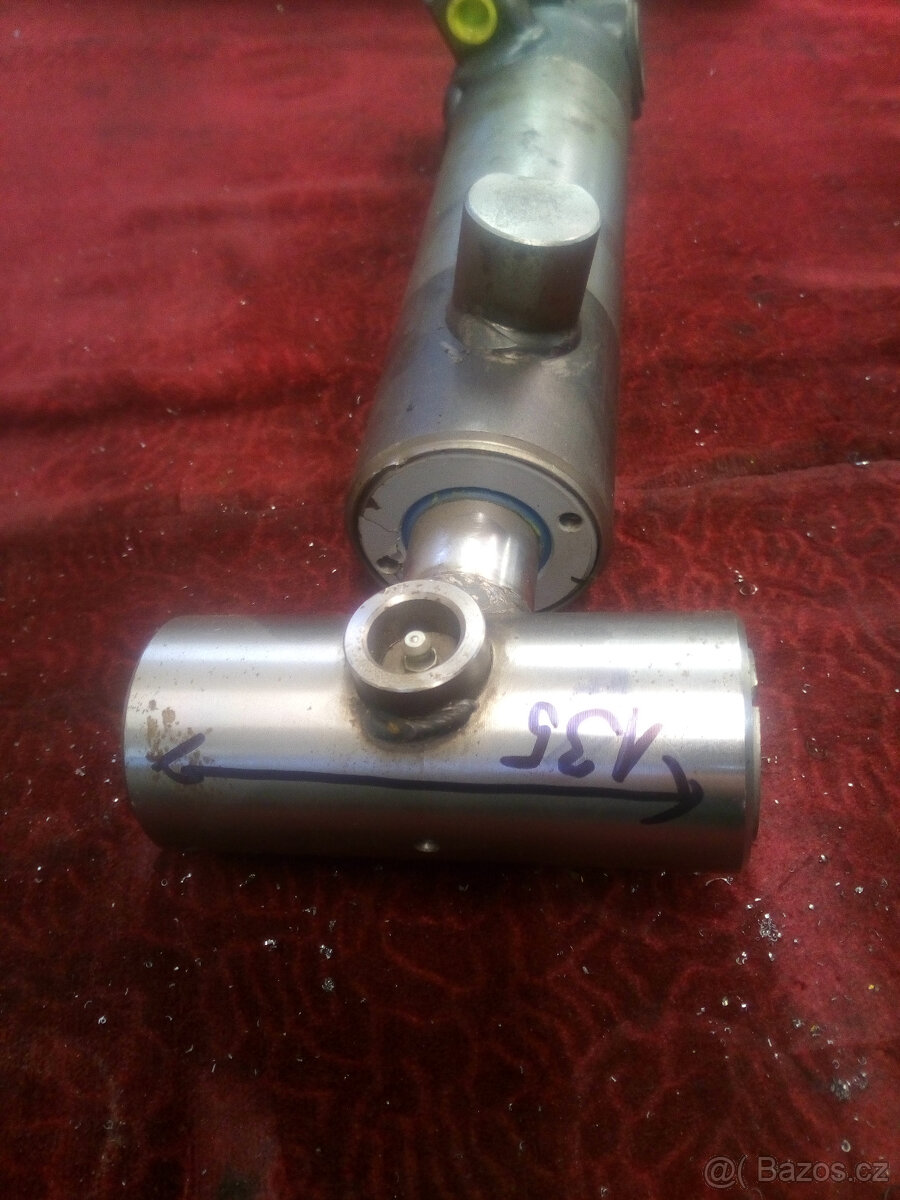 Hydraulický válec - 2