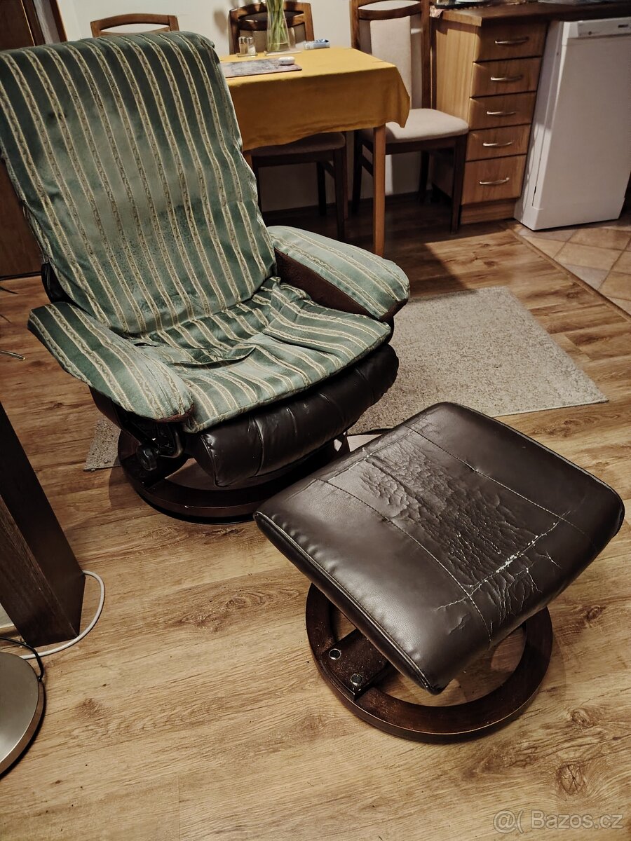 polohovací křeslo + taburet - 2
