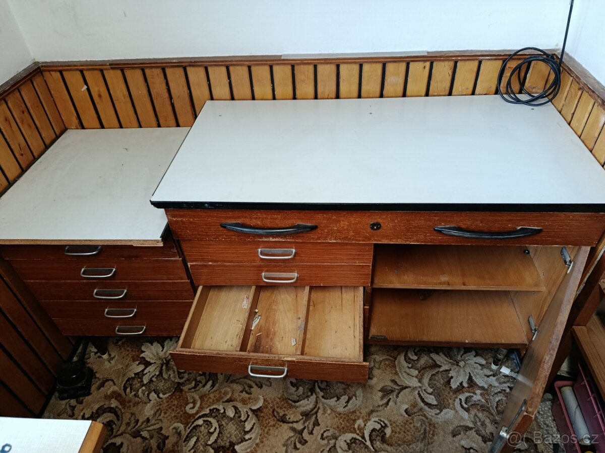 Pracovní stůl - ponk - 2