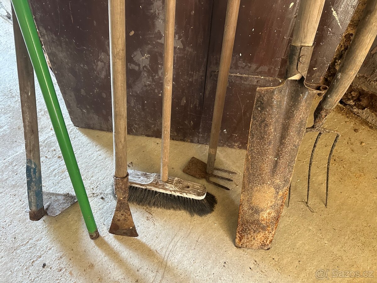 Staré nářadí mix - 2