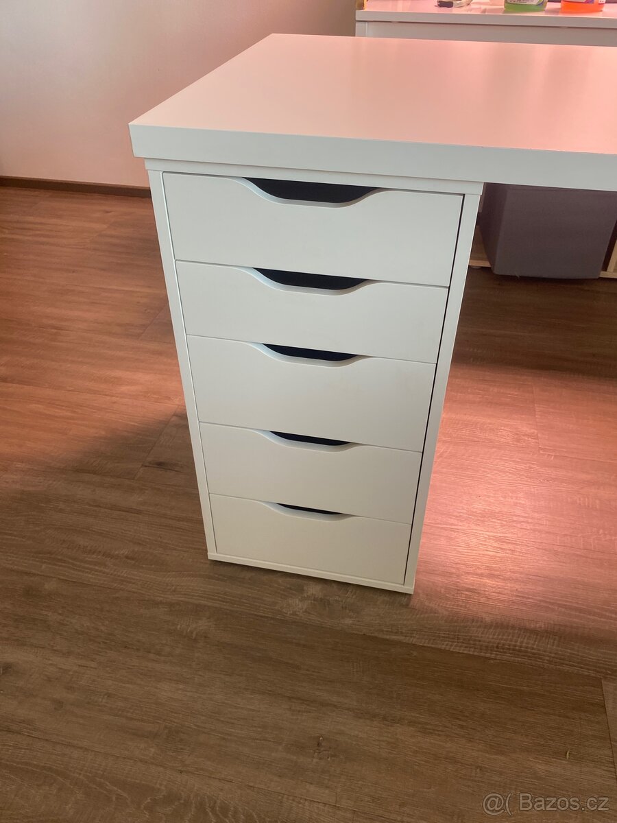 stůl Ikea - 2