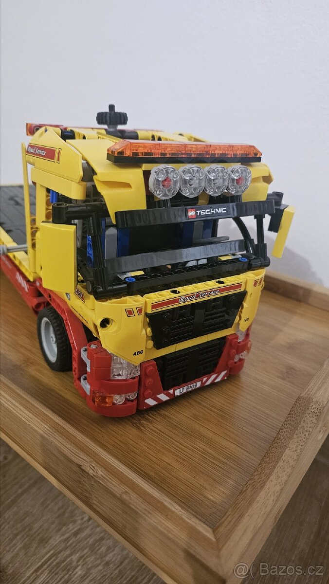 Prodám LEGO Technic 8109 Flatbed Truck - 2
