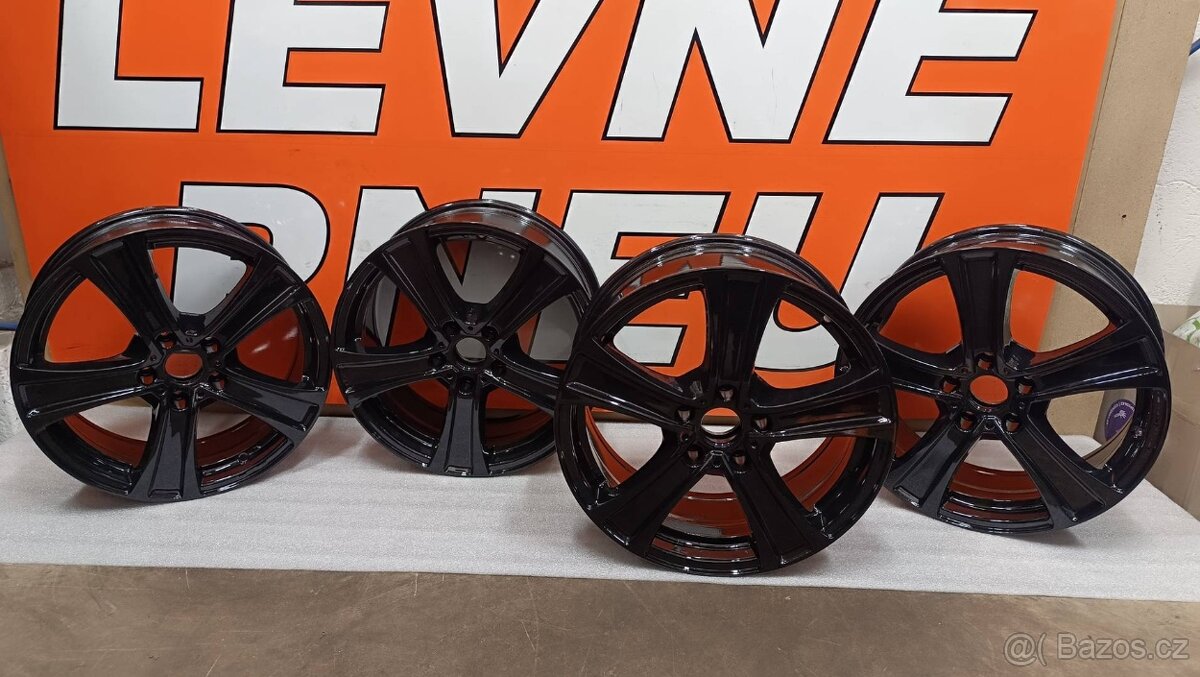 Alu kola Motec 7,5Jx17 , 5x112 , ET37 - 2