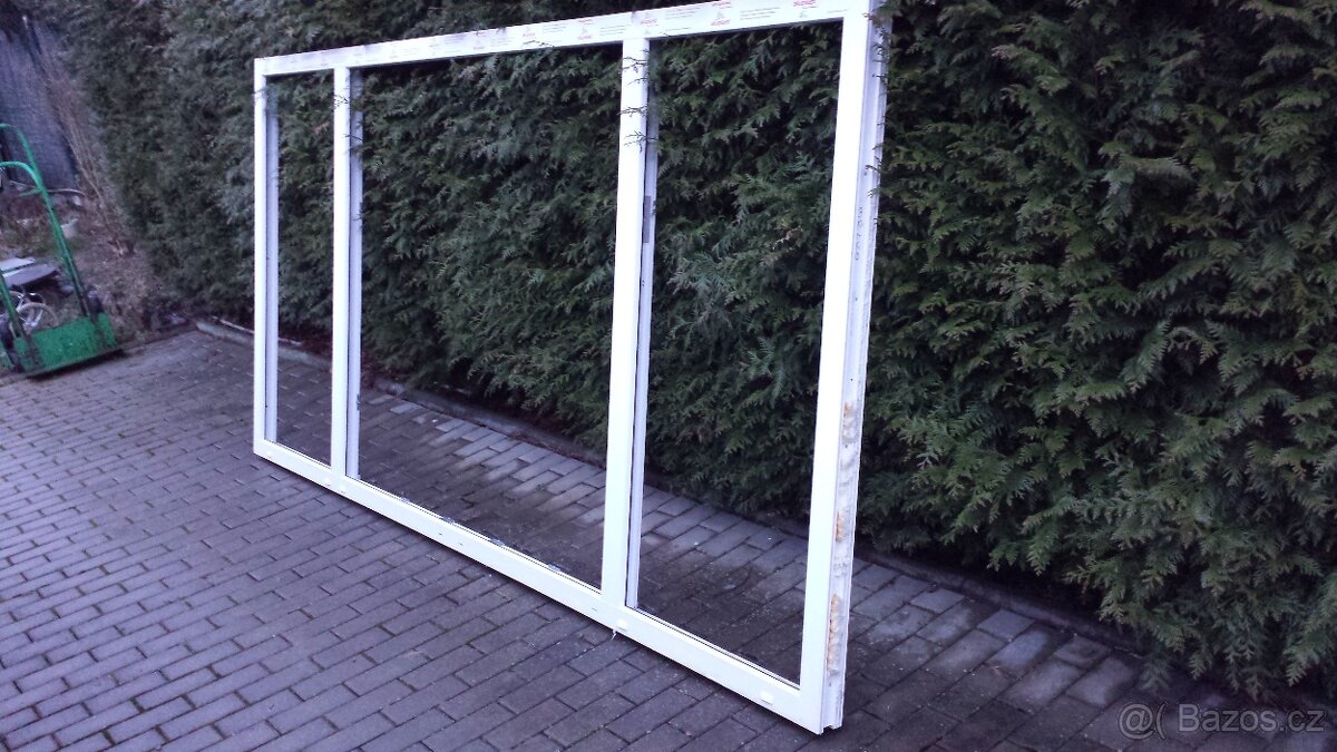 Plastové okno - z paneláku - 2